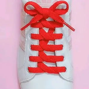 _tyingshoelaces_