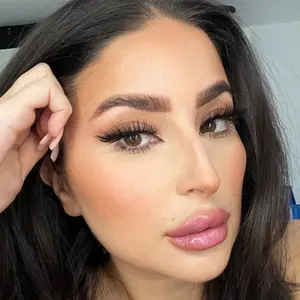 nicolethaliaofficial