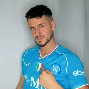 noilastoriadelnapoli thumbnail